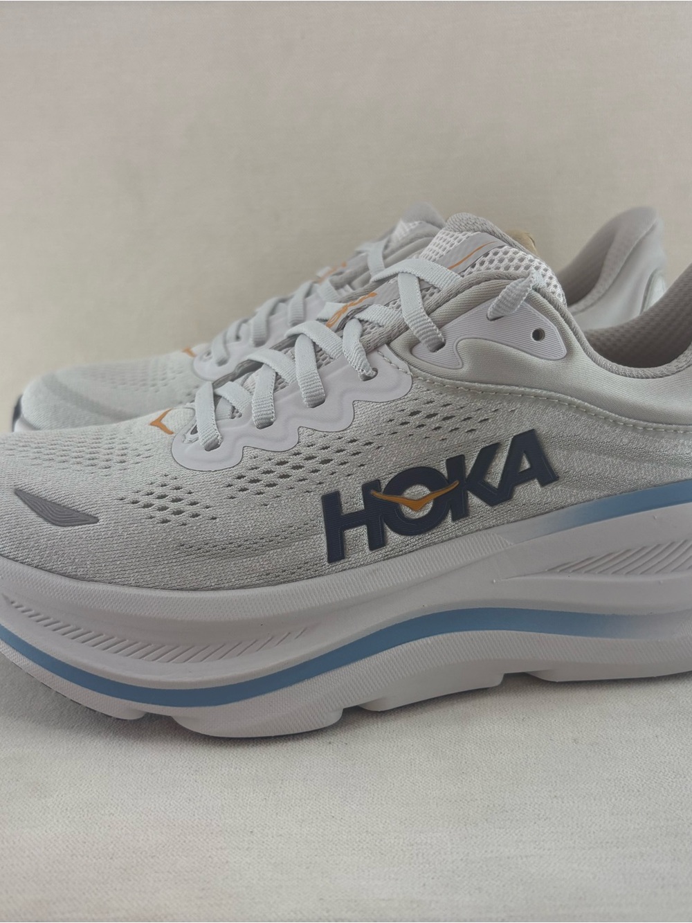 Hoka Bondi 9 men’s cosmic grey Athletic Shoes size 8D NeW